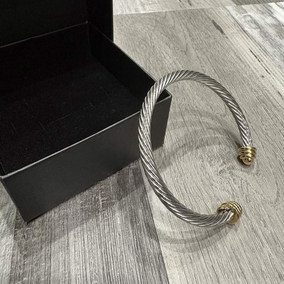 David Yurman Full Gold Tip Braclet - Picture 6 of 6